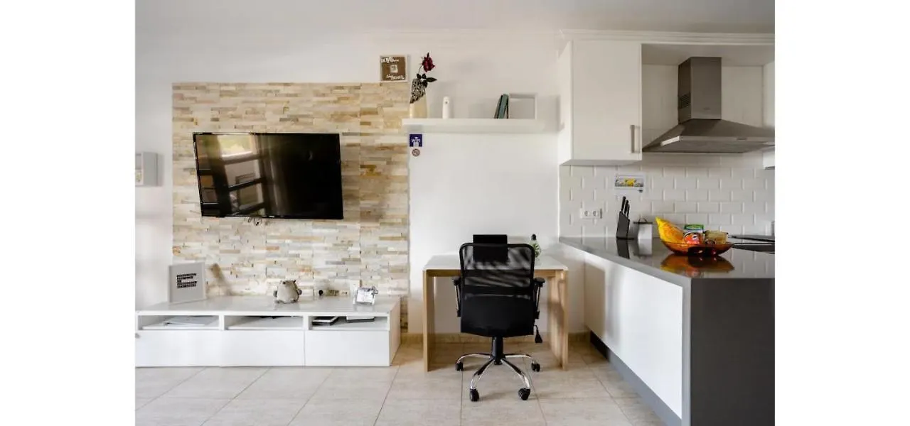 Casa Krisma, Fabulous Modern Spacious 2 Bedrooms Apartment, Remote Work, Fast Wifi, Parking And Ac Costa Adeje
