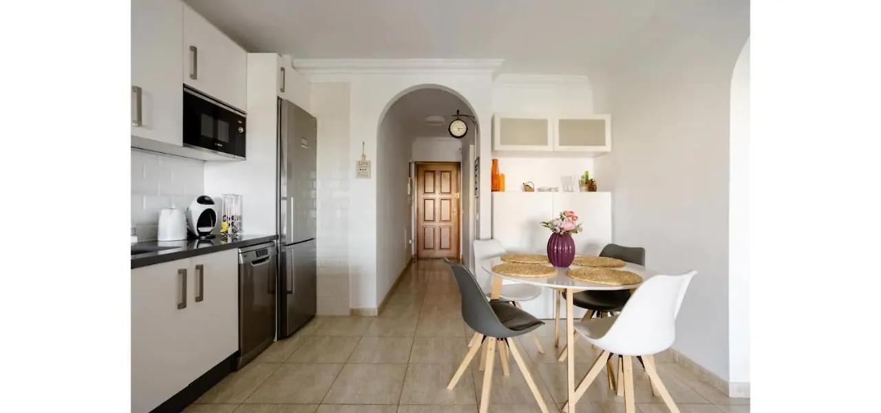 Casa Krisma, Fabulous Modern Spacious 2 bedrooms apartment, Remote Work, Fast WIFI, Parking&AC Costa Adeje  Costa Adeje (Tenerife)