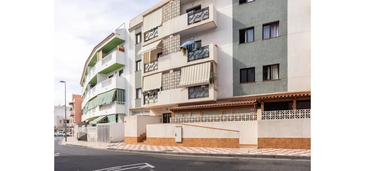 Casa Krisma, Fabulous Modern Spacious 2 bedrooms apartment, Remote Work, Fast WIFI, Parking&AC Costa Adeje  Apartamento Costa Adeje (Tenerife)